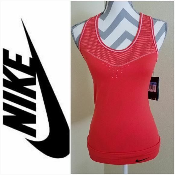 Nike Tops - NWT Nike Pro Dri-Fit Workout Top